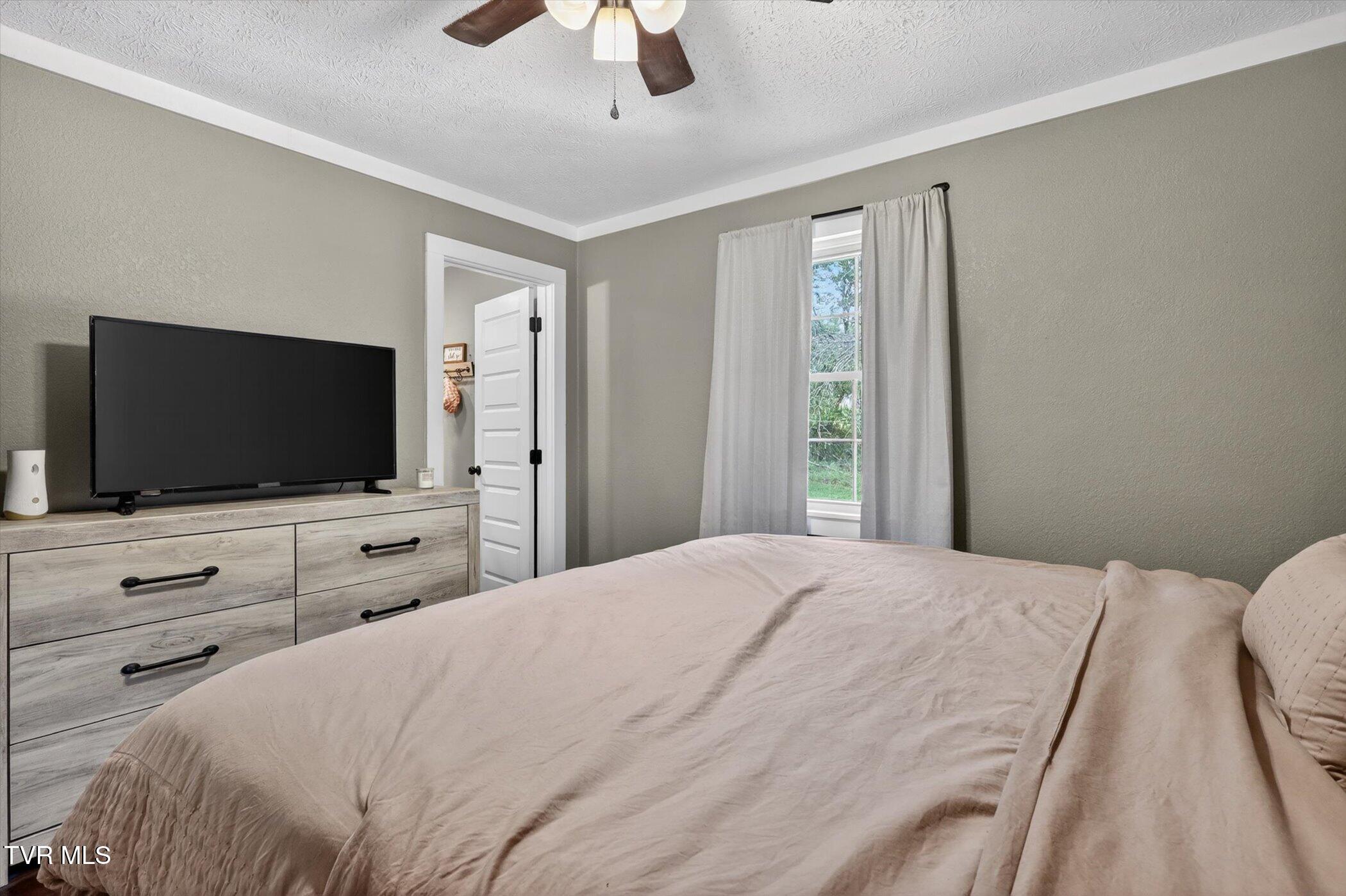 1213 East Church Street Greeneville, TN 37745 - Photo 17 of 30 17-1213-E-Church-St-WindowStill-Photogra