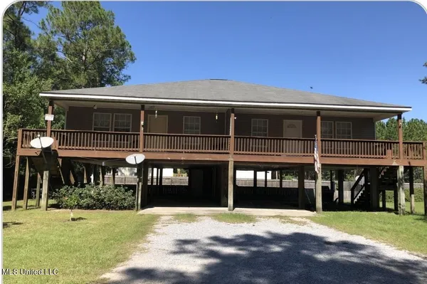 $1,150 | 6116 East Lafayette Street, Unit 6116, Bay St. Louis, MS 39520