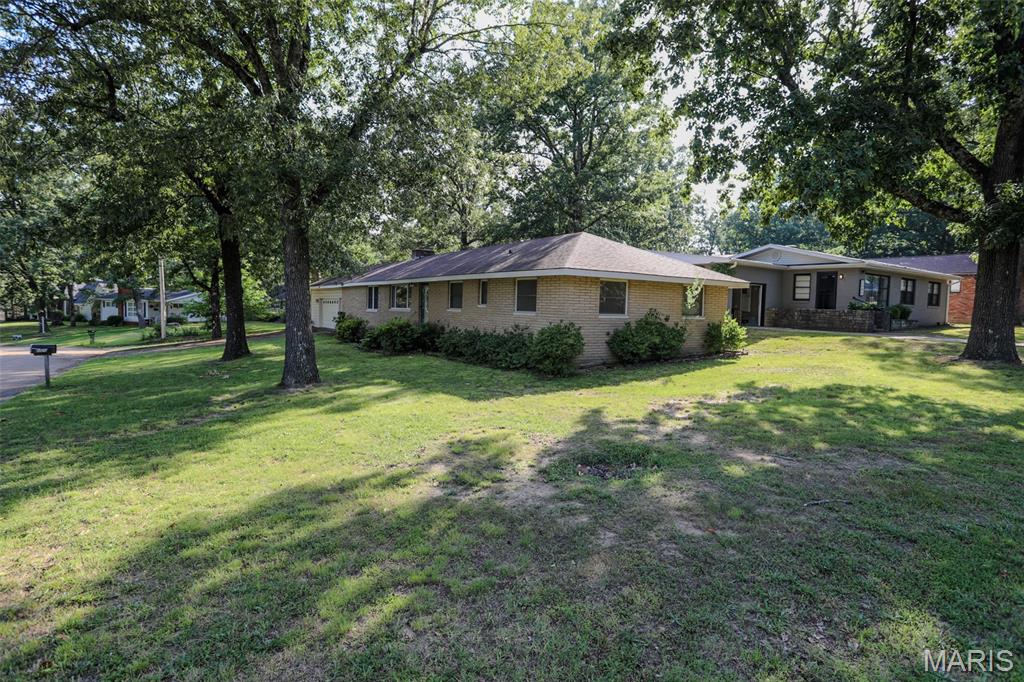 1519 Rosedale Lane Poplar Bluff, MO 63901 - Photo 2 of 19