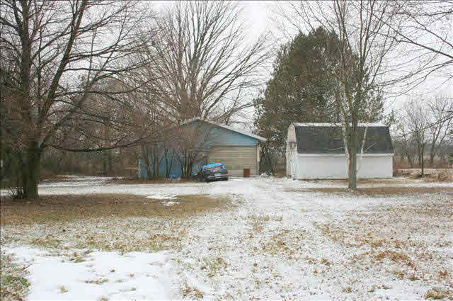 10699 Dennison Road Milan, MI 48160 - Photo 3 of 4 20028018-2.JPG