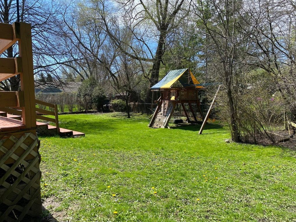 937 Illinois Road Wilmette, IL 60091 - Photo 15 of 16 a view of a park with slide