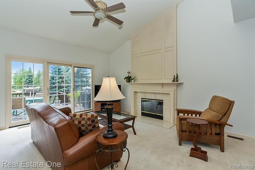 1892 Dunham Drive Rochester, MI 48306 - Photo 4 of 25