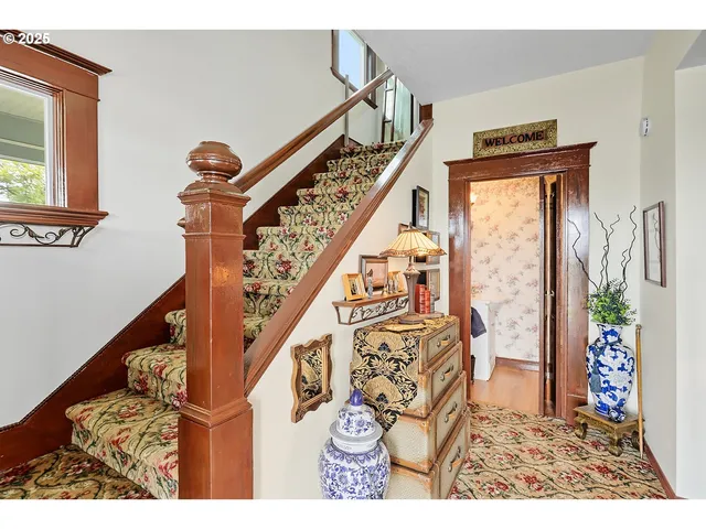 a view of entryway and hall