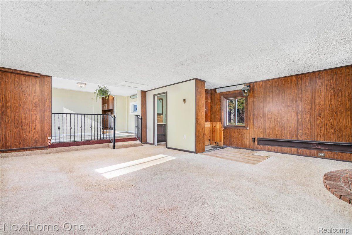 7785 Chilson Road Pinckney, MI 48169 - Photo 13 of 50 expansive family room