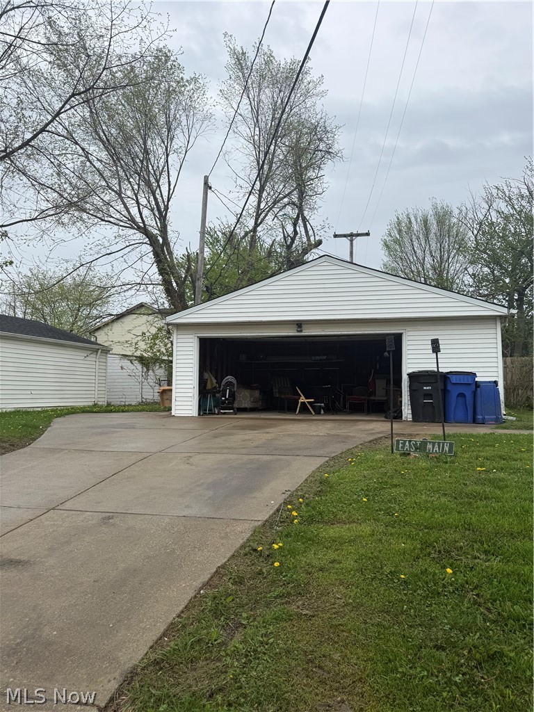 18011 Windward Road Cleveland, OH 44119 - Photo 5 of 6