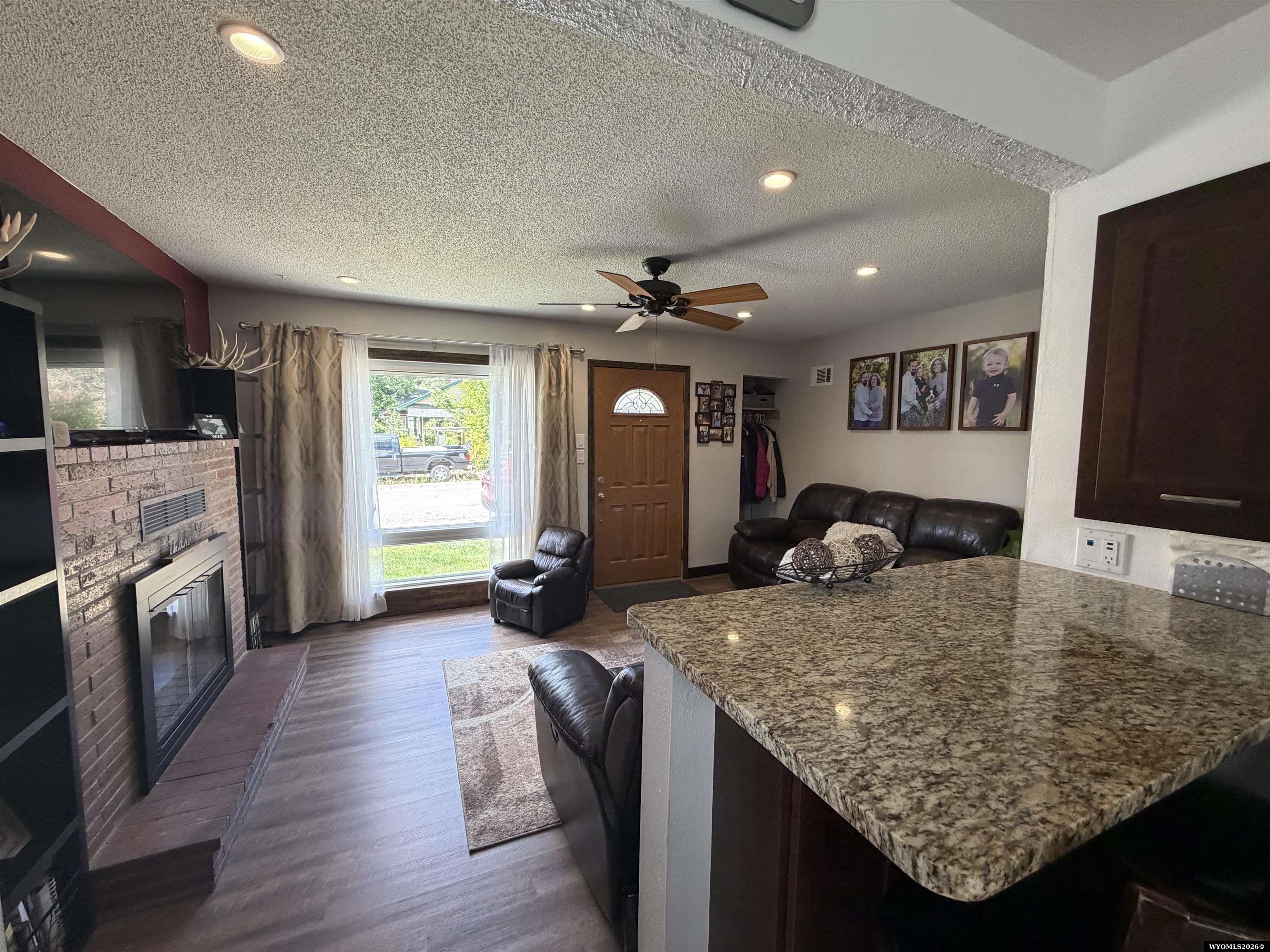 915 8th Street Rawlins, WY 82301 - Photo 9 of 38