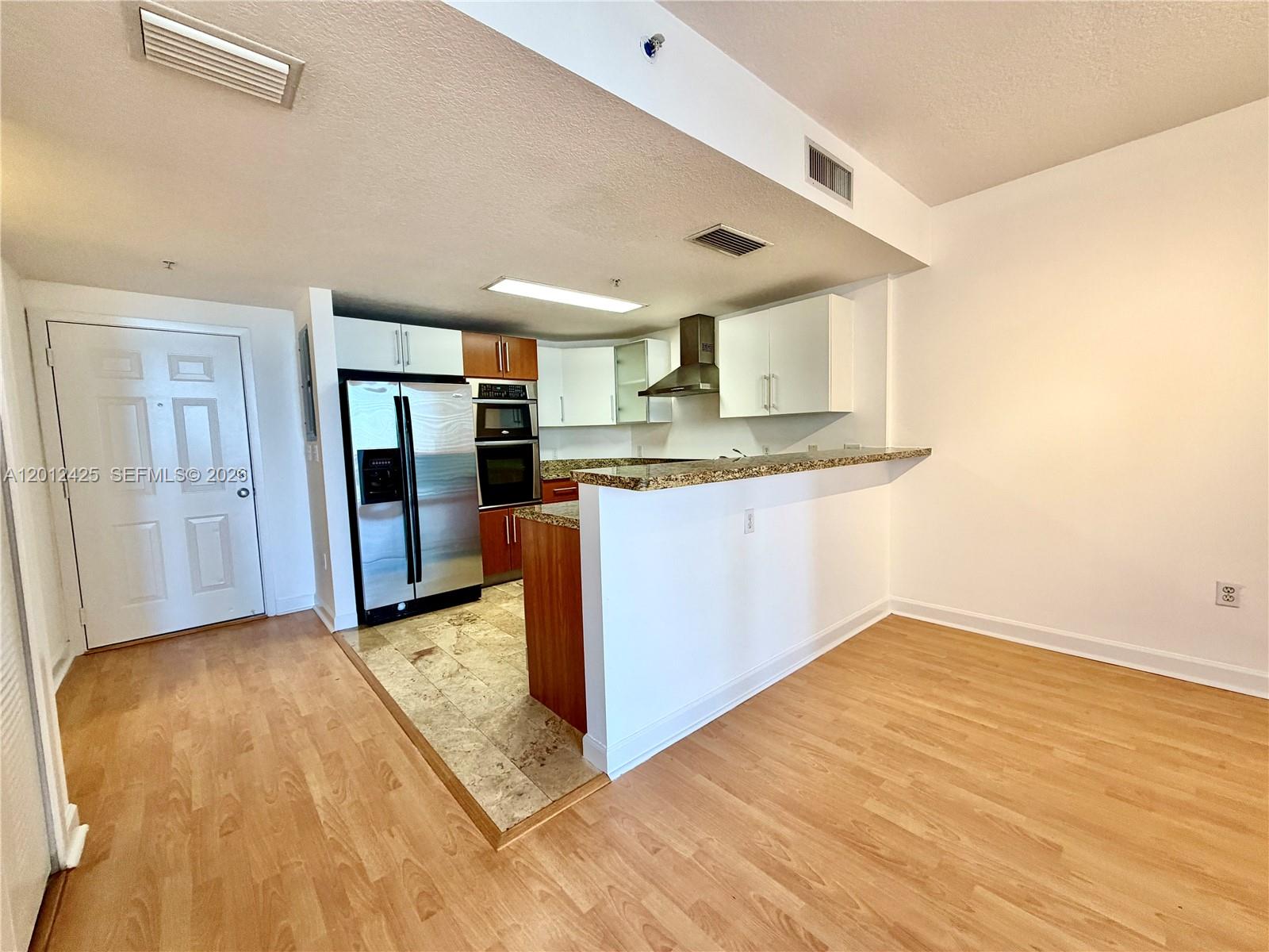 170 Southeast 14th Street, Unit 2906 Miami, FL 33131 - Photo 7 of 33