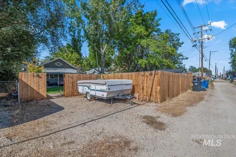 $375,000 | 512 9th Avenue South, Nampa, ID 83651