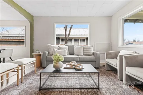 $375,000 | 512 9th Avenue South, Nampa, ID 83651