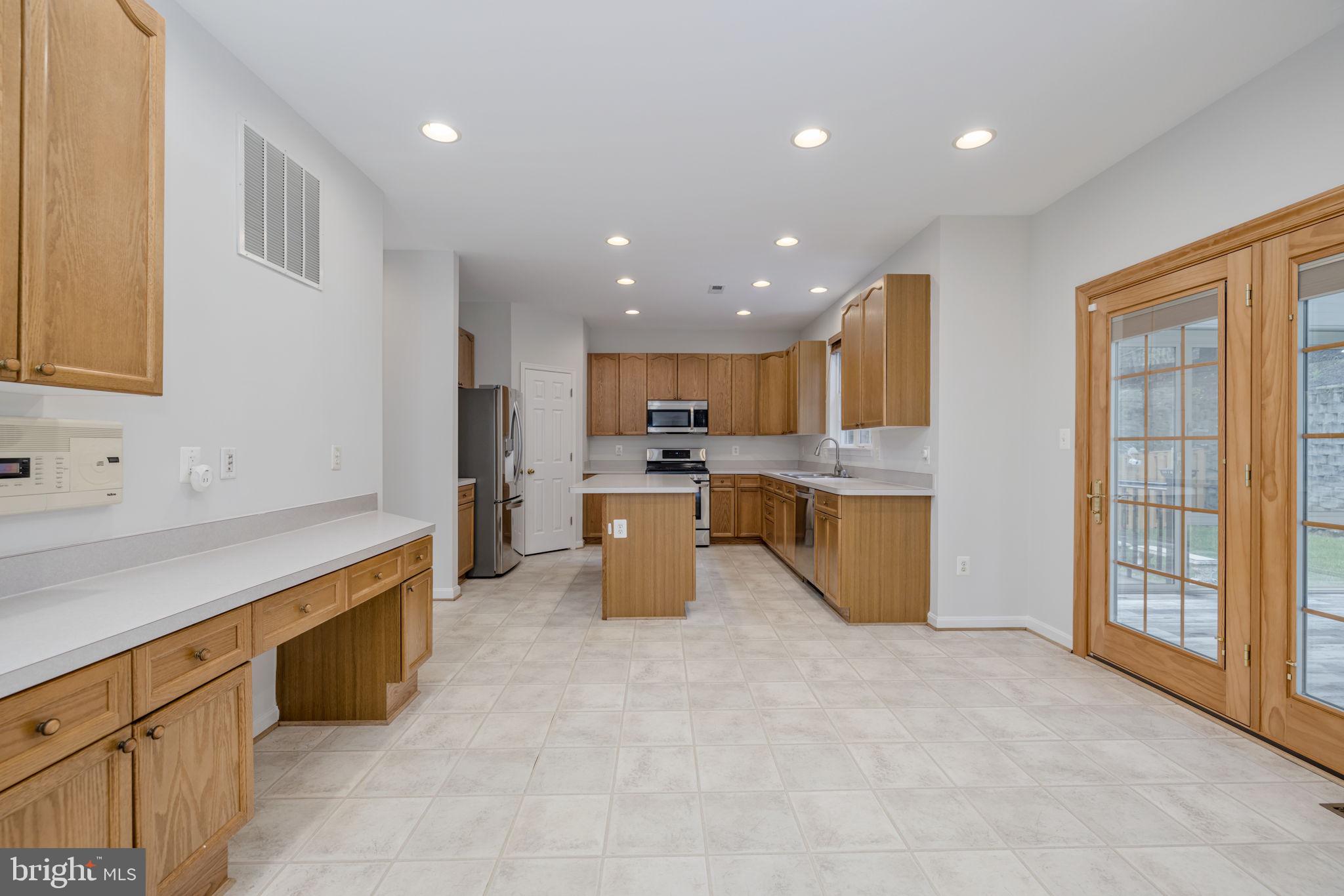 6090 Deer Ridge Trail Springfield, VA 22150 - Photo 18 of 57 Kitchen & Breakfast Area