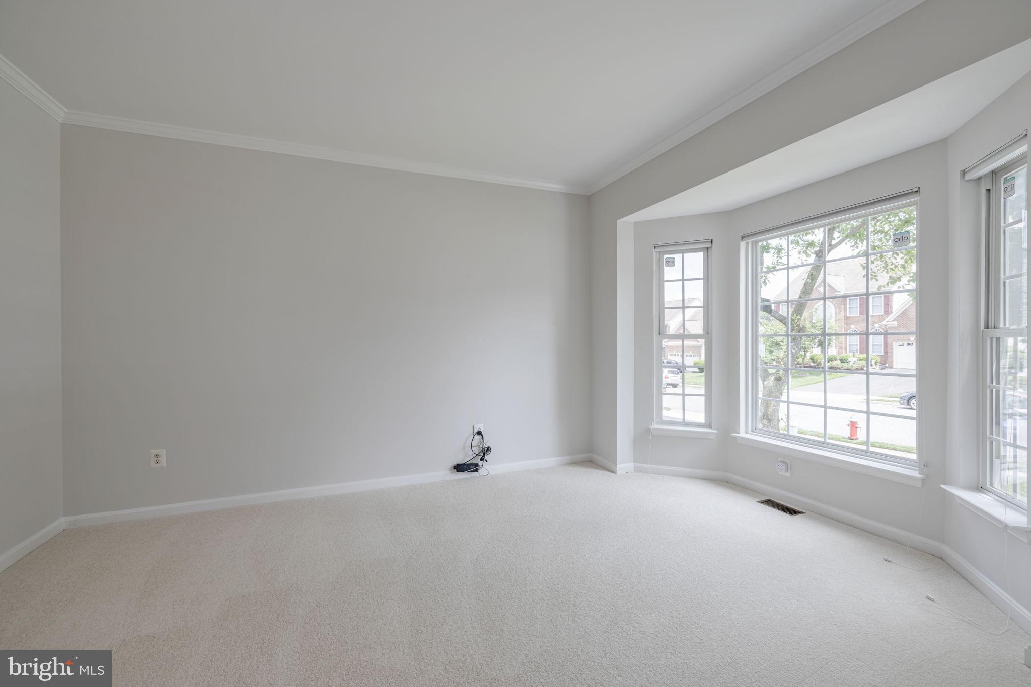 6090 Deer Ridge Trail Springfield, VA 22150 - Photo 7 of 57 Living Room