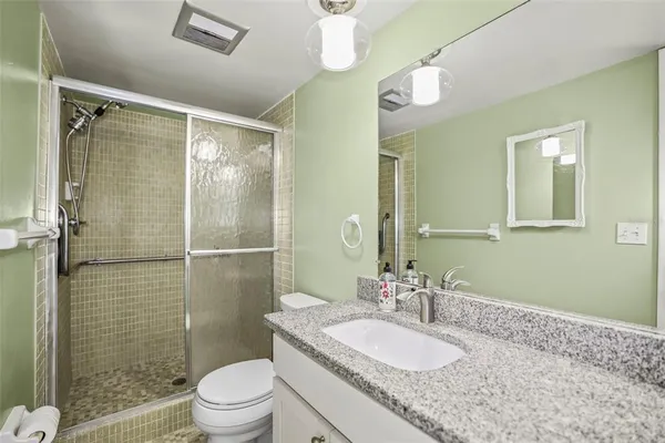 $2,000 | 11655 3rd Street East, Unit 19, Treasure Island, FL 33706