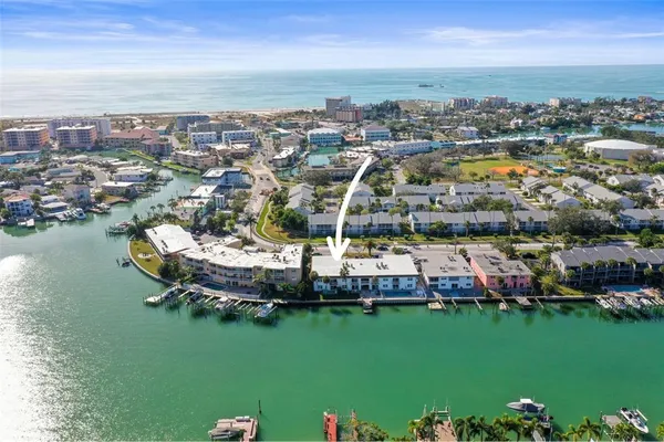 $2,000 | 11655 3rd Street East, Unit 19, Treasure Island, FL 33706