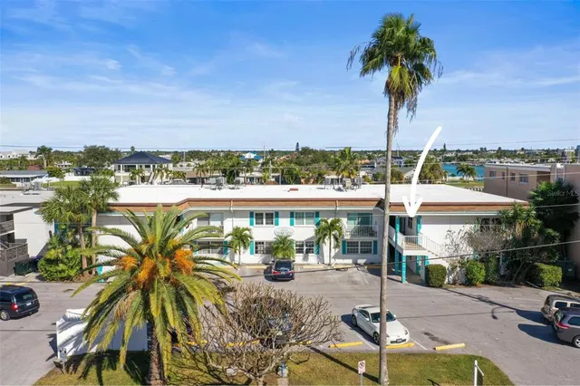 $2,200 | 11655 3rd Street East, Unit 19, Treasure Island, FL 33706