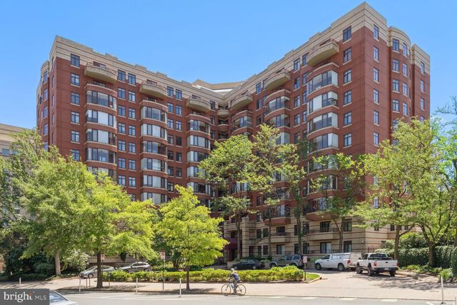 $445,000 | 2400 Clarendon Boulevard, Unit 201, Arlington, VA 22201