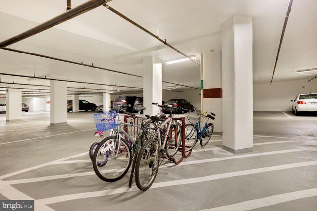 $445,000 | 2400 Clarendon Boulevard, Unit 201, Arlington, VA 22201