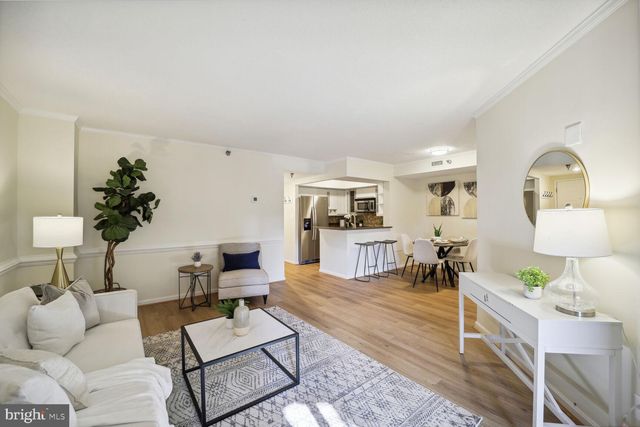 $445,000 | 2400 Clarendon Boulevard, Unit 201, Arlington, VA 22201