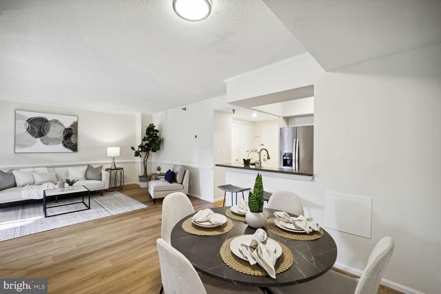 $445,000 | 2400 Clarendon Boulevard, Unit 201, Arlington, VA 22201