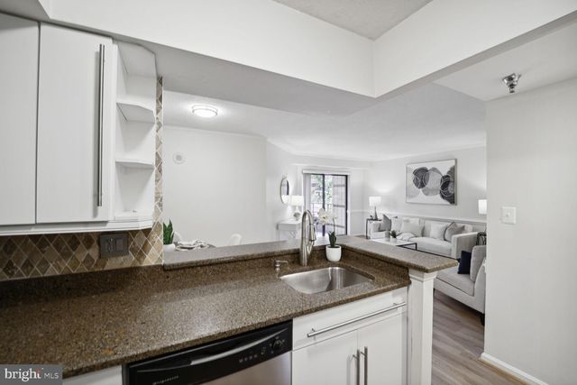 $445,000 | 2400 Clarendon Boulevard, Unit 201, Arlington, VA 22201
