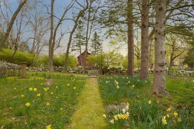 $799,900 | 1150 Russells Mills Road, Dartmouth, MA 02748