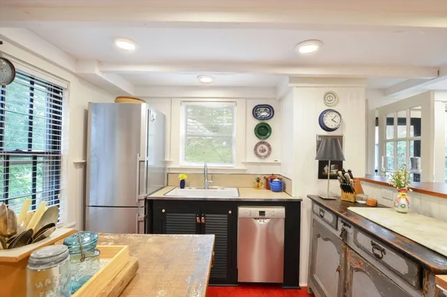 $799,900 | 1150 Russells Mills Road, Dartmouth, MA 02748