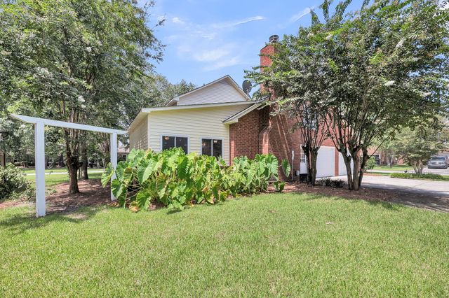 $500,000 | 100 North Gateshead Crossing, Goose Creek, SC 29445