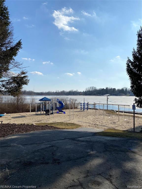 2563 Ravineside South Howell, MI 48843 - Photo 31 of 31 Gallery Image 31