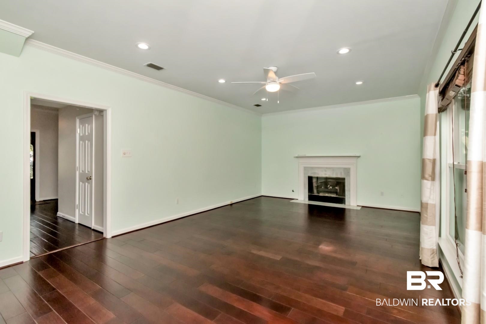 1071 Southern Way Court Mobile, AL 36609 - Photo 14 of 44 Family Room