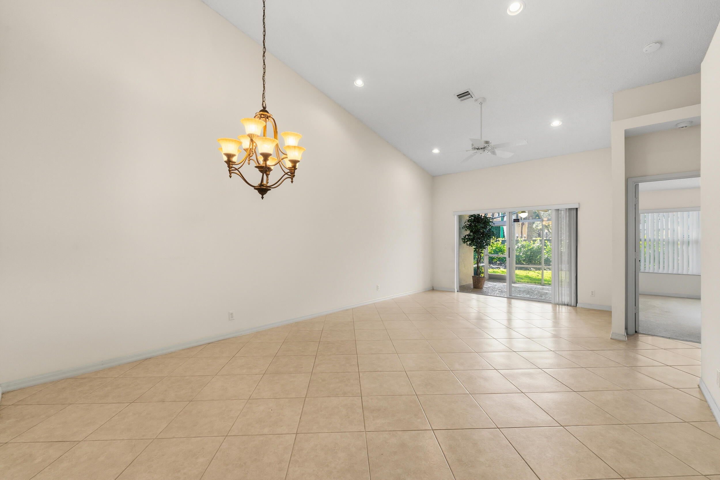 15305 Ixora Road Delray Beach, FL 33484 - Photo 13 of 39 17 (3)