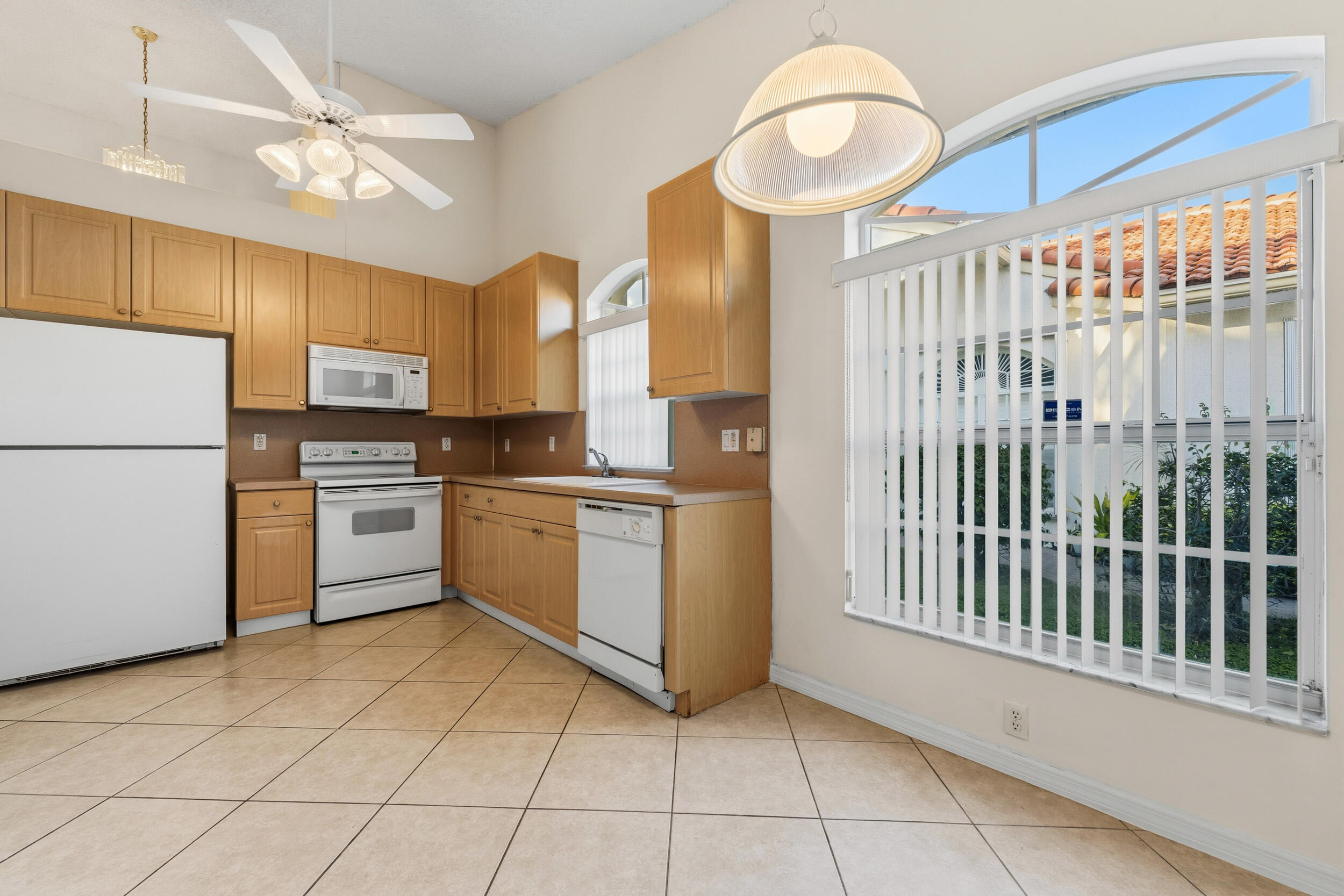 15305 Ixora Road Delray Beach, FL 33484 - Photo 22 of 39 38 (2)