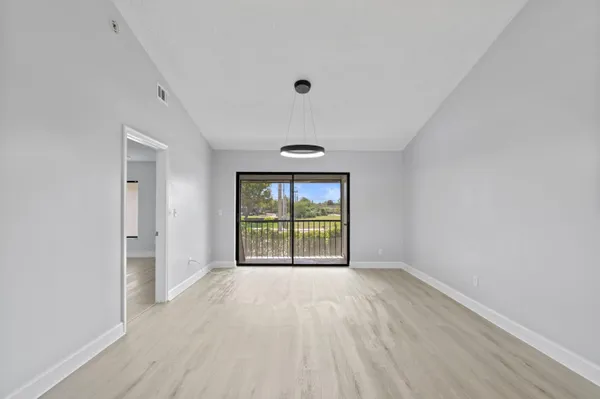 $2,750 | 350 Club Circle, Unit 208, Boca Raton, FL 33487