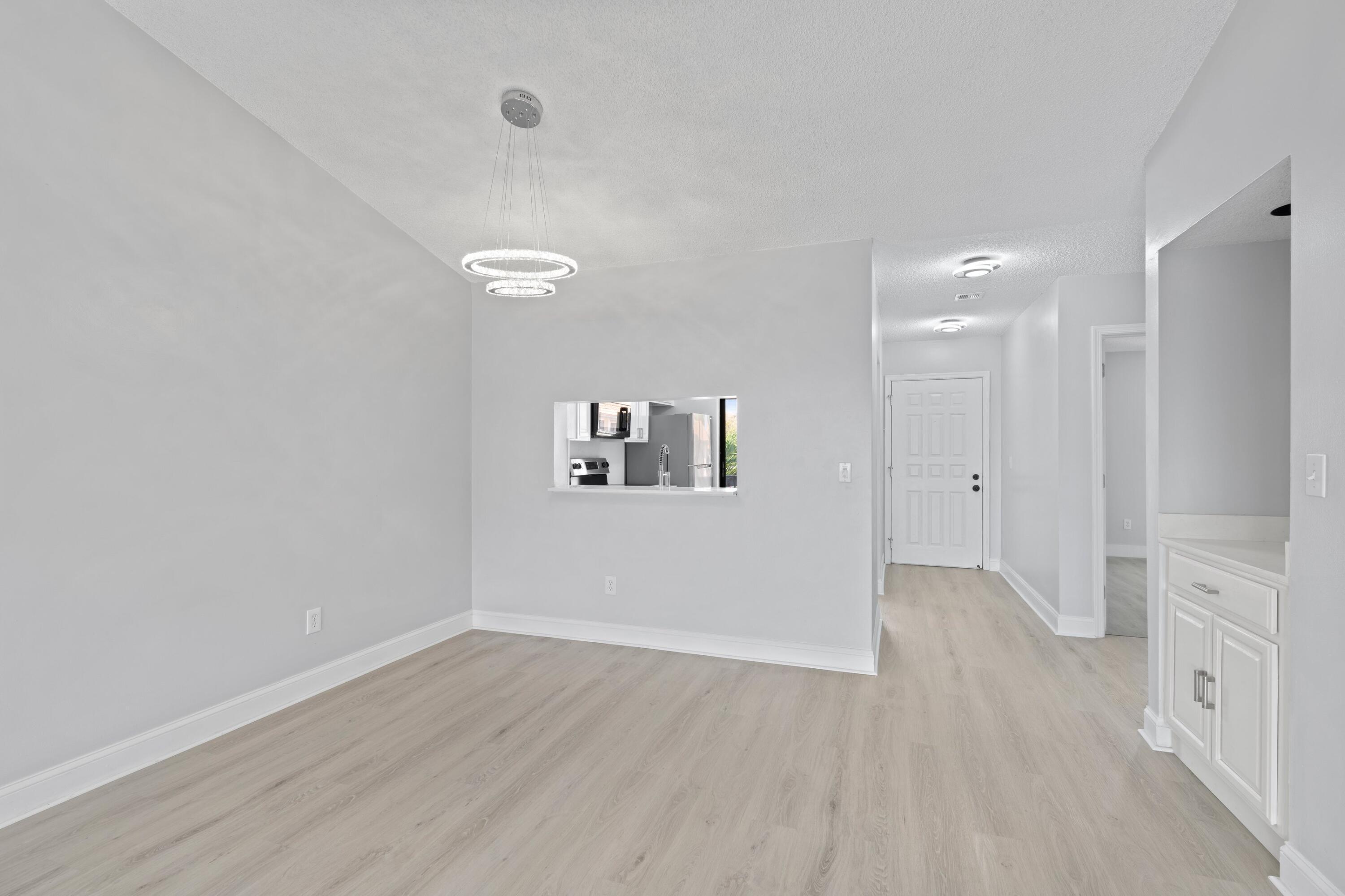 350 Club Circle, Unit 208 Boca Raton, FL 33487 - Photo 4 of 15 4