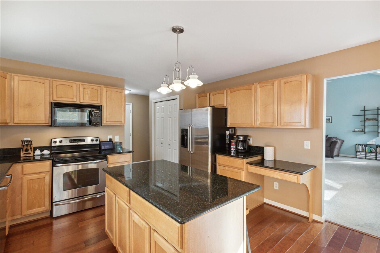 2835 Pheasant Court Rochester, MI 48306 - Photo 6 of 51
