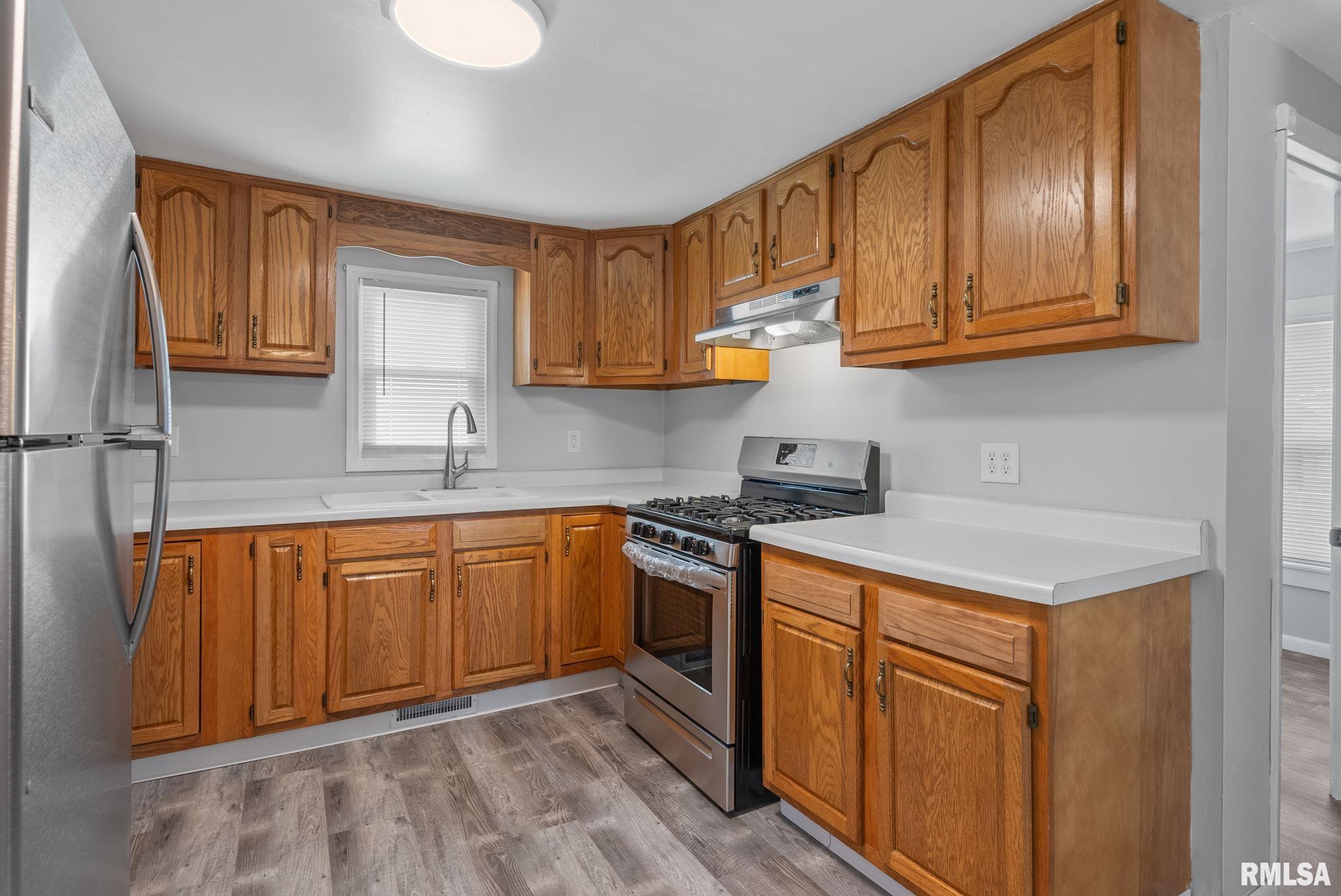 618 4th Street Colona, IL 61241 - Photo 3 of 21