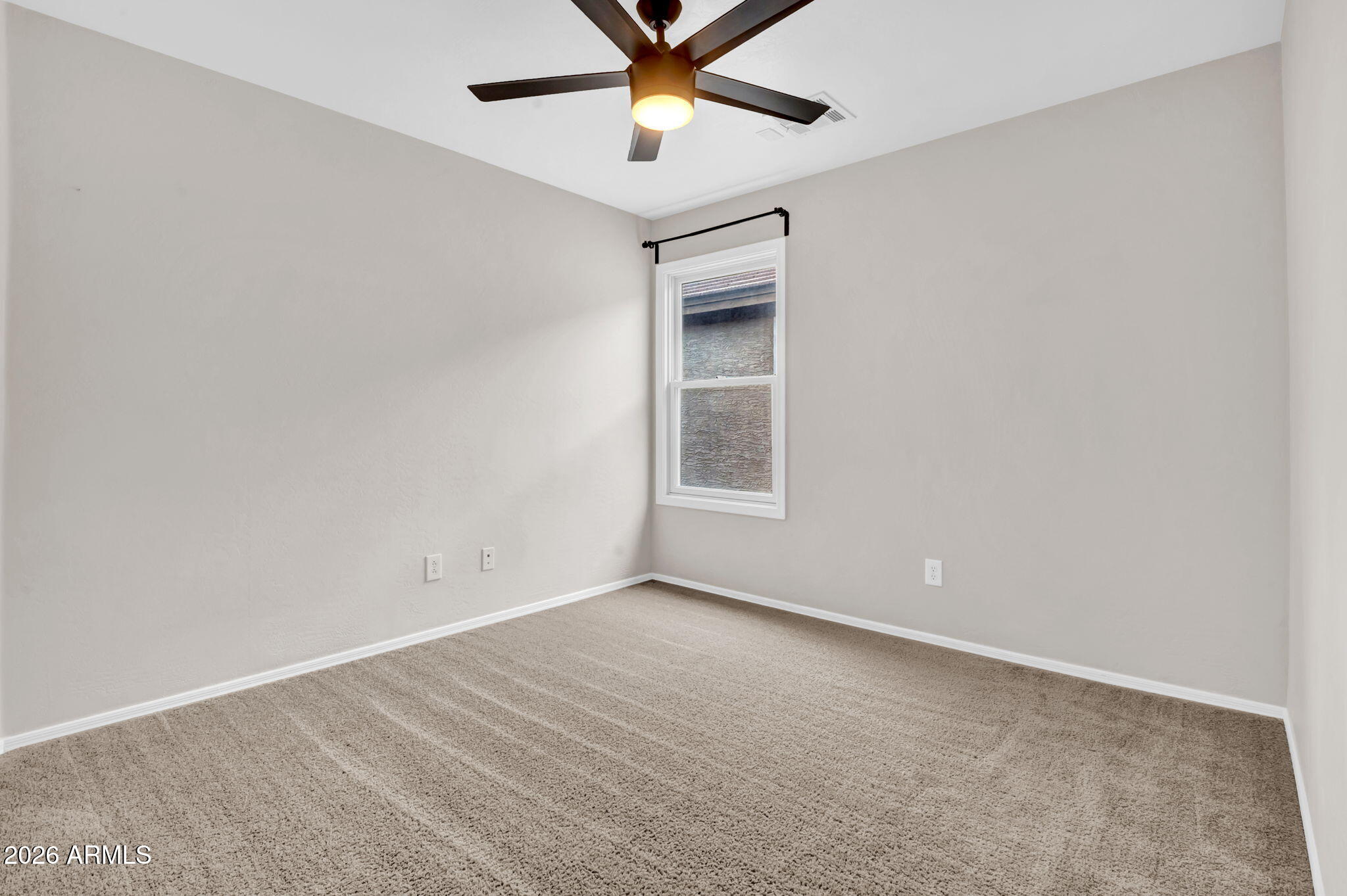 2346 East Pecan Road Phoenix, AZ 85040 - Photo 17 of 31 Guest Room 1