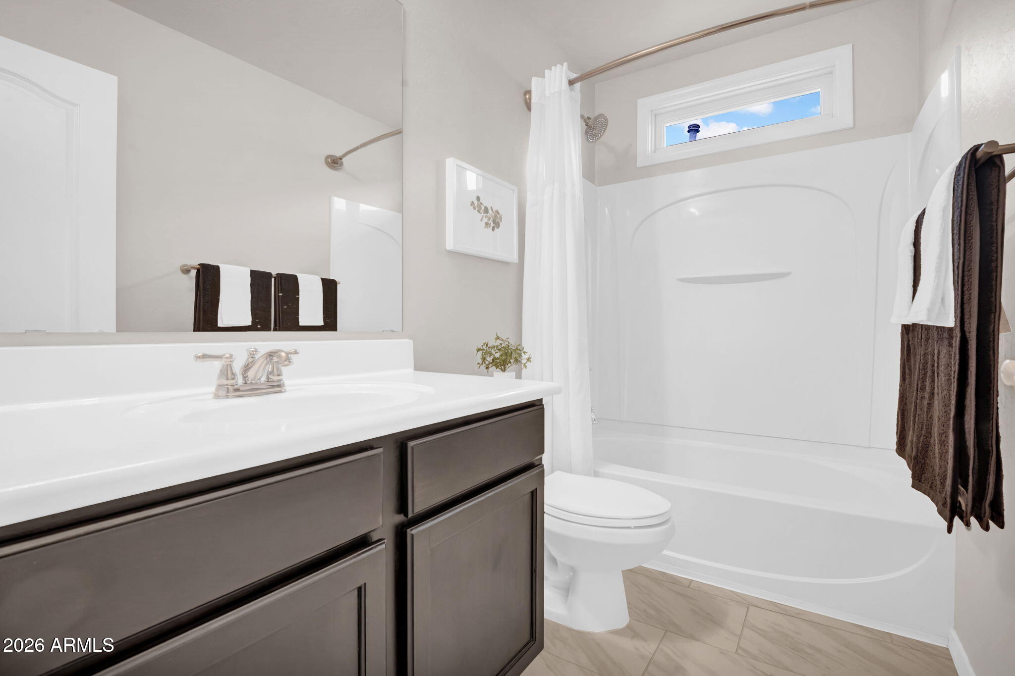 2346 East Pecan Road Phoenix, AZ 85040 - Photo 18 of 31 Guest Full Bathroom