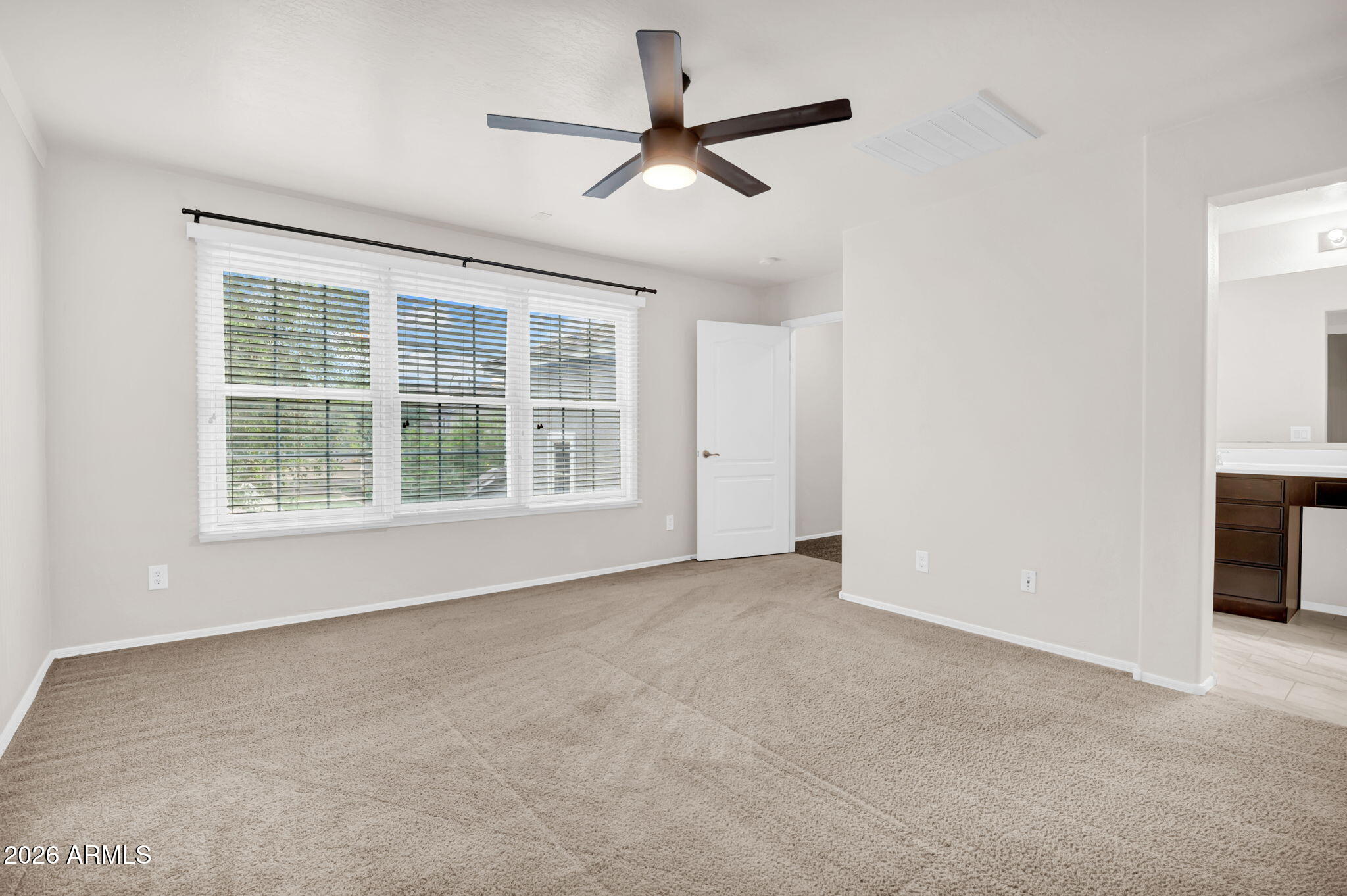 2346 East Pecan Road Phoenix, AZ 85040 - Photo 21 of 31 Primary Bedroom