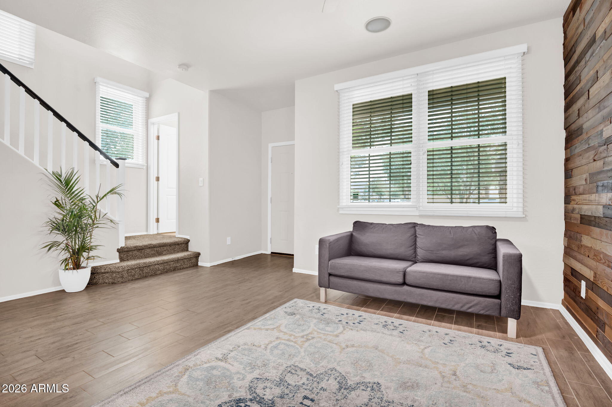 2346 East Pecan Road Phoenix, AZ 85040 - Photo 5 of 31 Living Area 2