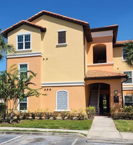 $169,900 | 5447 Vineland Road, Unit 1207, Orlando, FL 32811