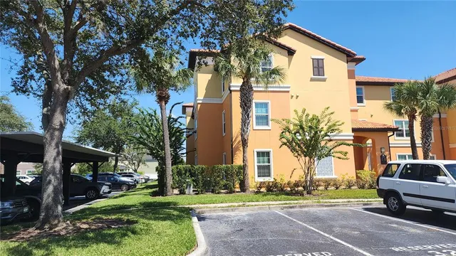 $169,900 | 5447 Vineland Road, Unit 1207, Orlando, FL 32811