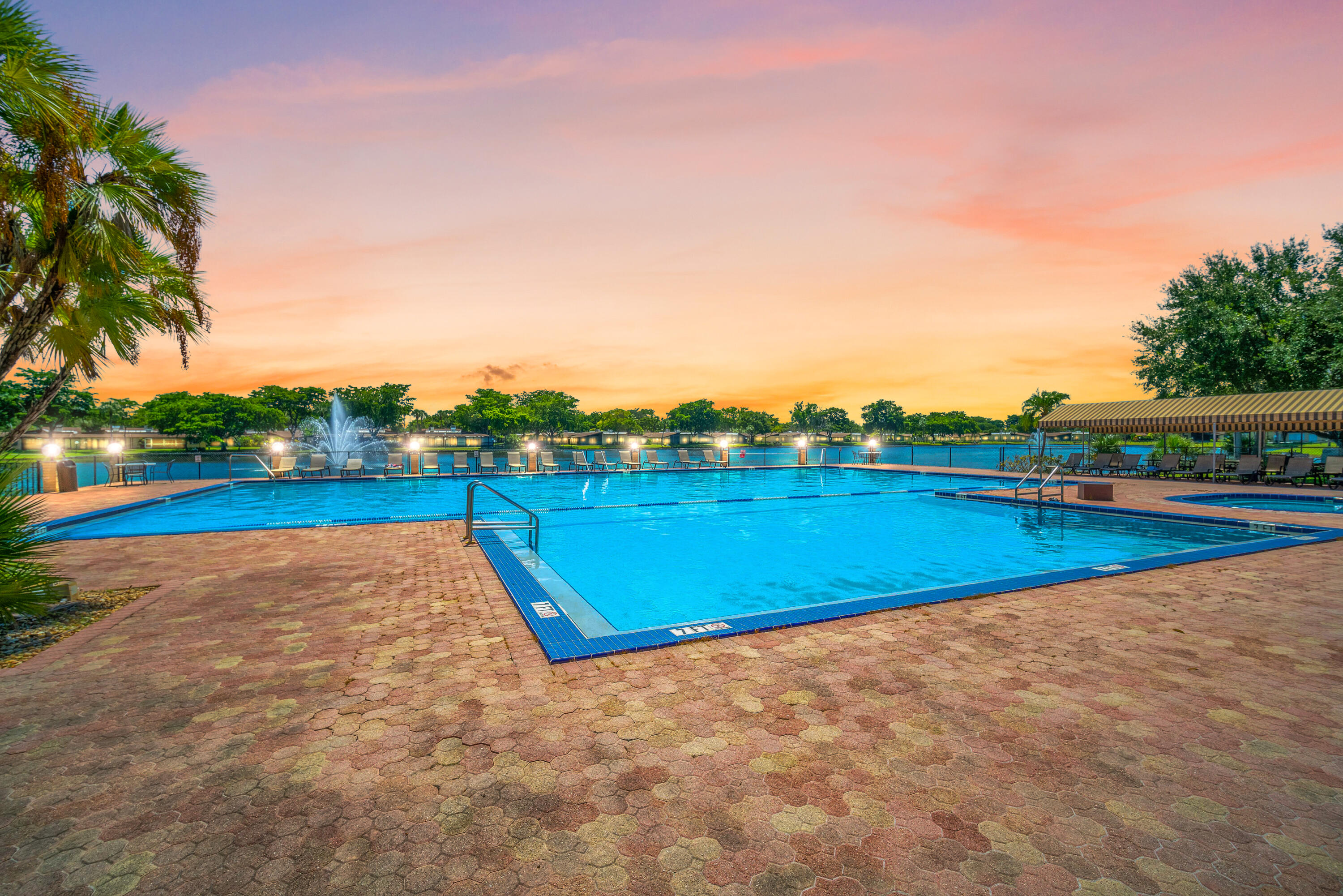 302 Cambridge Road, Unit 235 Hollywood, FL 33024 - Photo 10 of 21 Pool