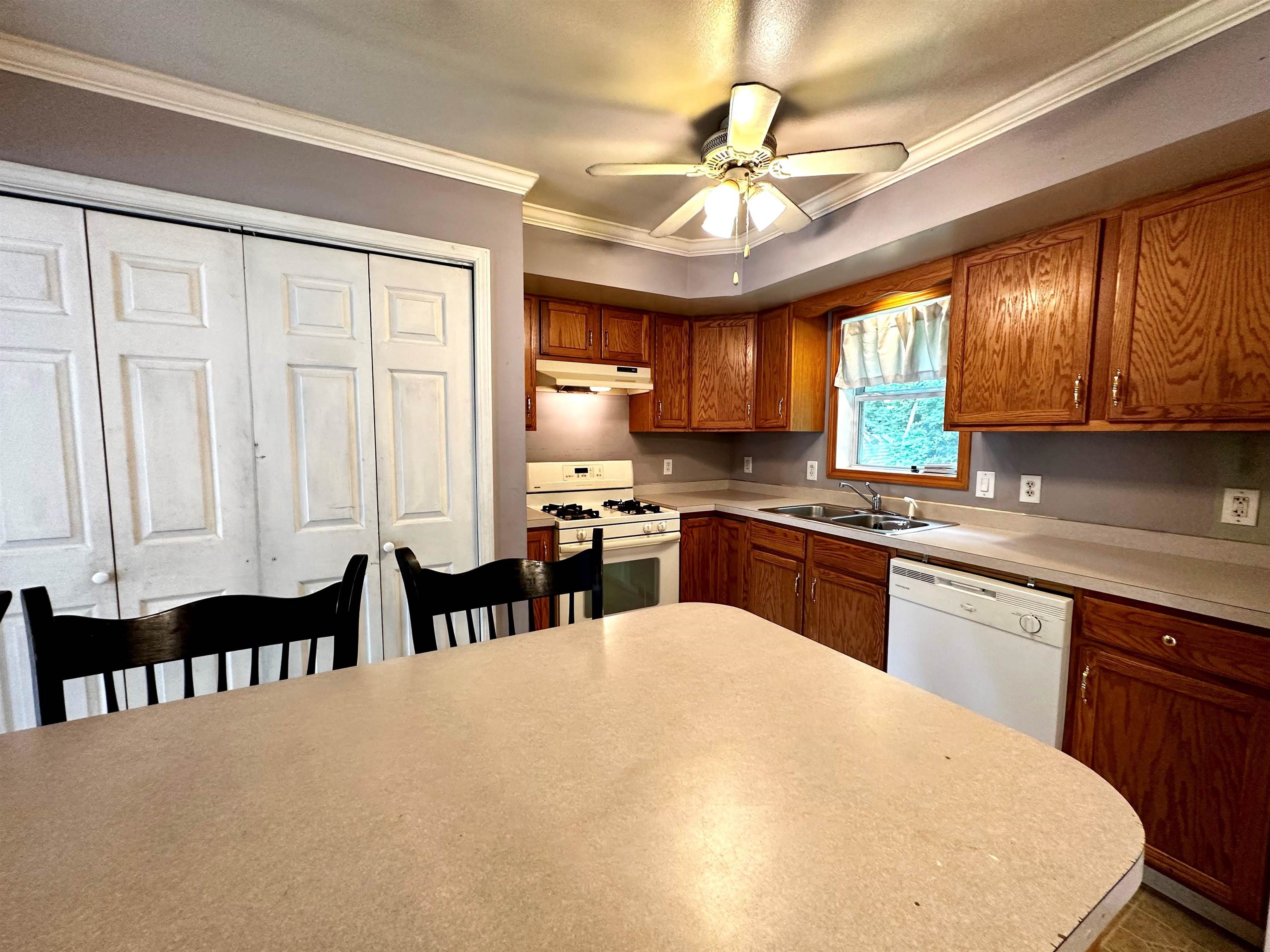 101 North River Road Walpole, NH 03608 - Photo 3 of 18