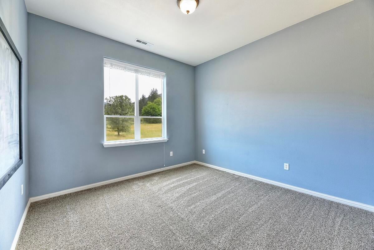176 Granite Hill Road Grants Pass, OR 97526 - Photo 24 of 43 A16140A0-47A2-494D-9DD3-914BF84D081D