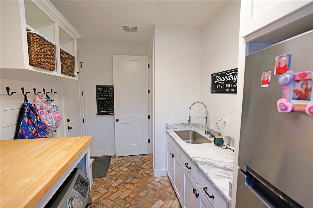 2005 Austin Hines Drive China Spring, TX 76633 - Photo 15 of 59