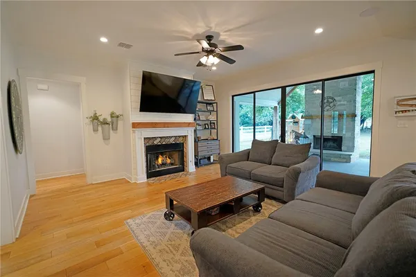 $749,000 | 2005 Austin Hines Drive, China Spring, TX 76633
