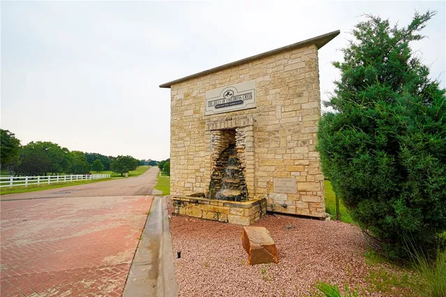 $749,000 | 2005 Austin Hines Drive, China Spring, TX 76633