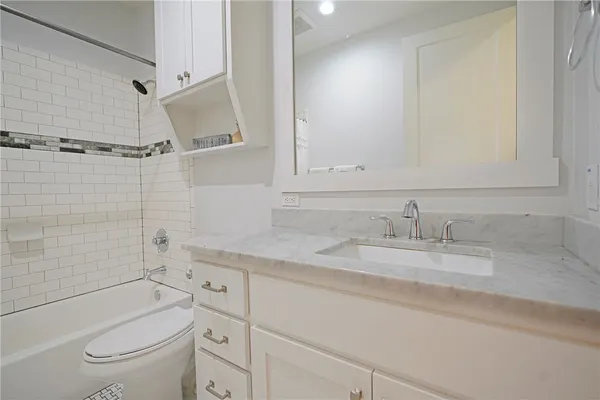 $749,000 | 2005 Austin Hines Drive, China Spring, TX 76633