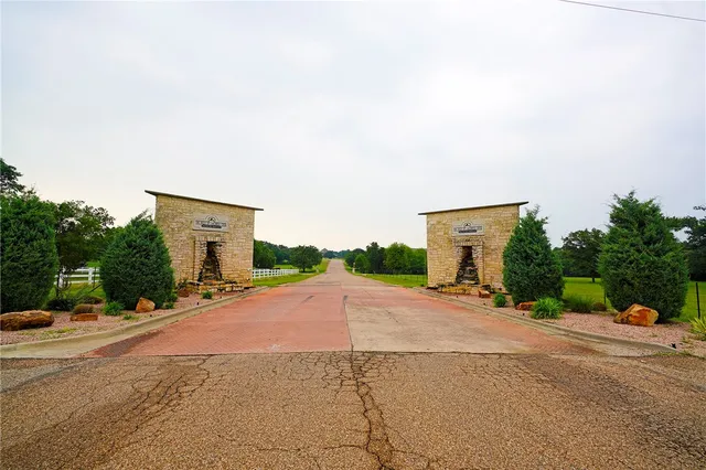 $749,000 | 2005 Austin Hines Drive, China Spring, TX 76633