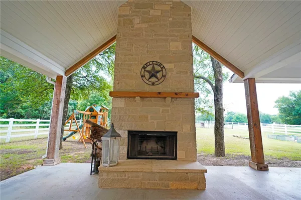 $749,000 | 2005 Austin Hines Drive, China Spring, TX 76633