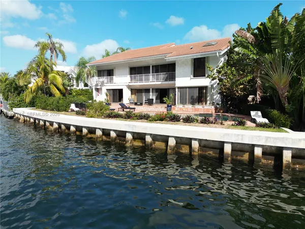 $10,700,000 | 363 Centre Island, Golden Beach, FL 33160
